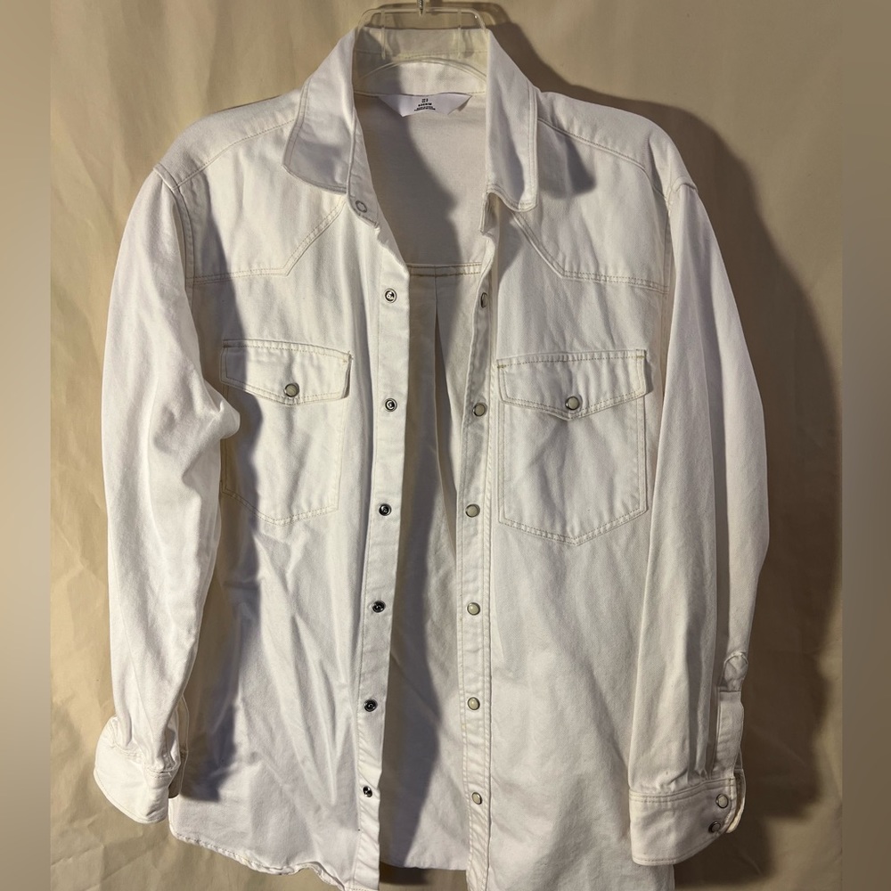 White denim button up jacket. Size S